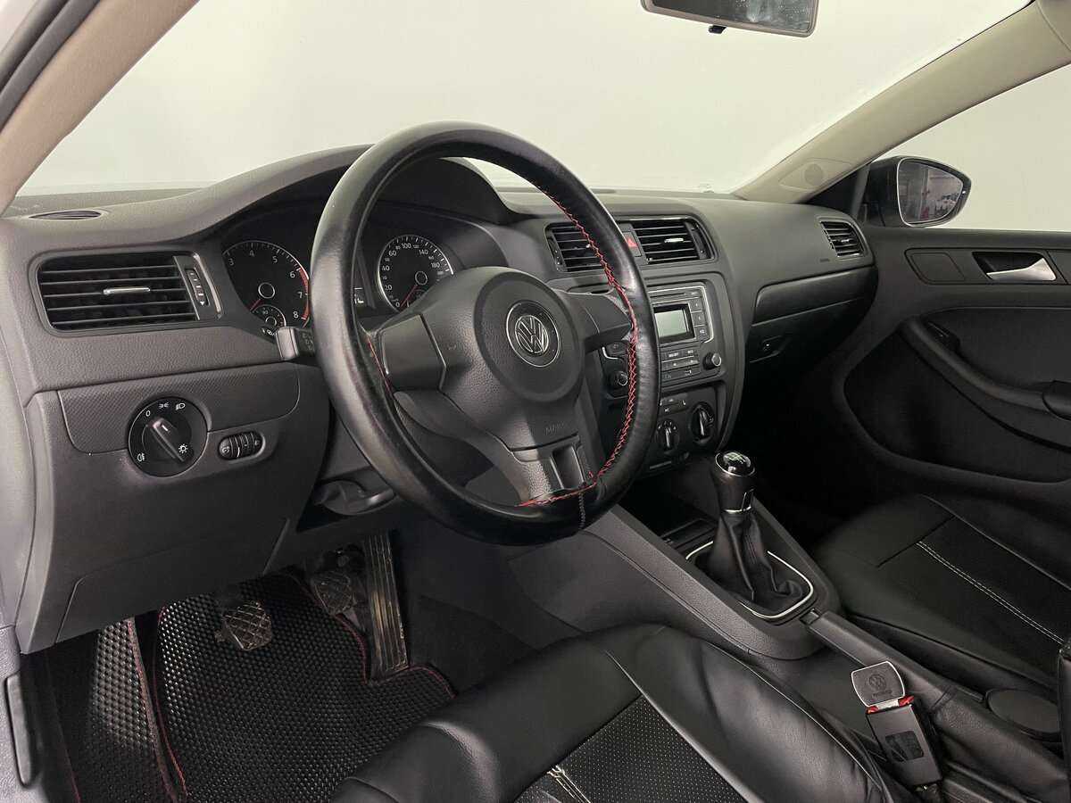 Купить Volkswagen Jetta с пробегом. Фото: #6