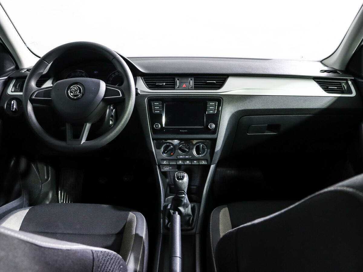 Купить Skoda Rapid с пробегом. Фото: #9