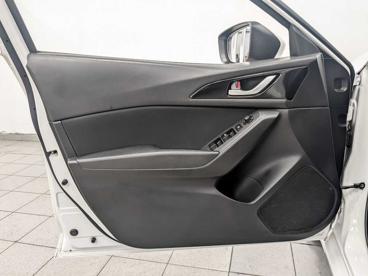 Купить Mazda 3 с пробегом. Фото: #18