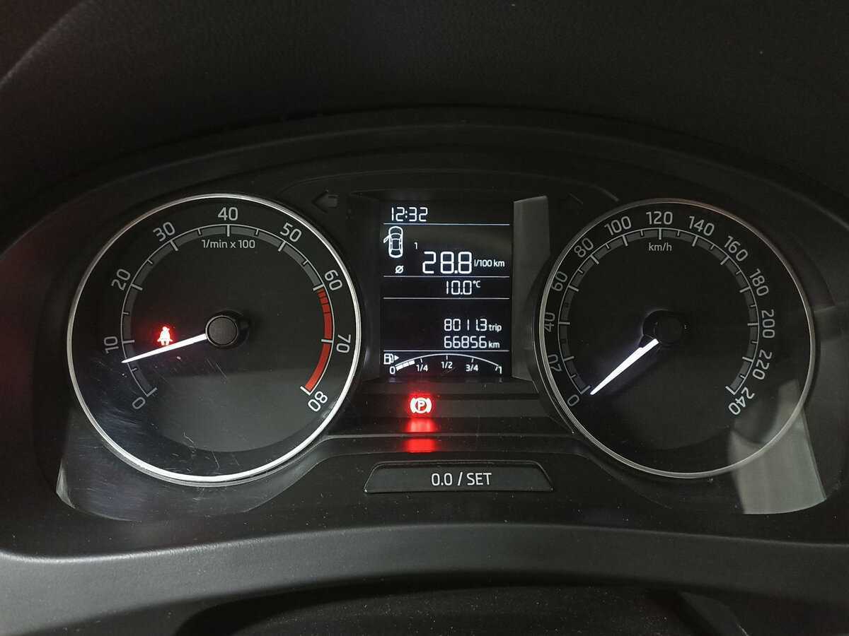 Купить Skoda Rapid с пробегом. Фото: #10