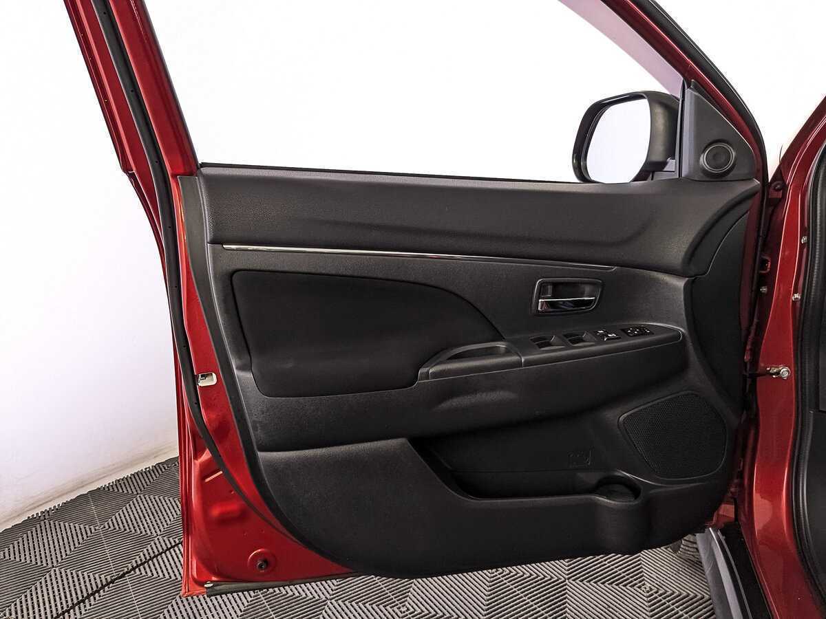 Купить Mitsubishi ASX с пробегом. Фото: #18