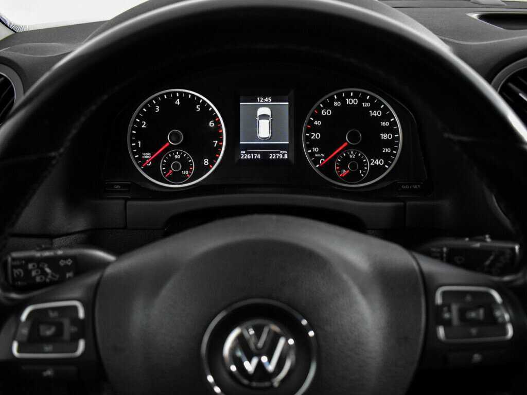 Купить Volkswagen Tiguan с пробегом. Фото: #17