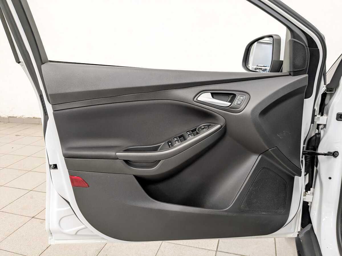 Купить Ford Focus с пробегом. Фото: #18