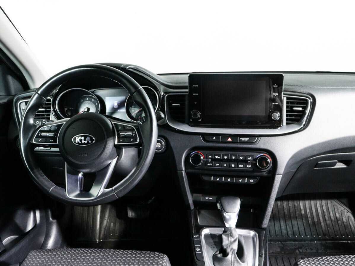 Купить Kia Ceed с пробегом. Фото: #9