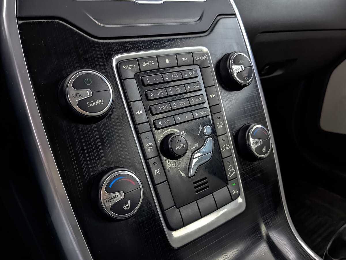 Купить Volvo XC70 с пробегом. Фото: #16