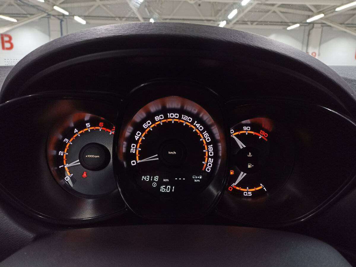 Купить Lada (ВАЗ) Vesta с пробегом. Фото: #12