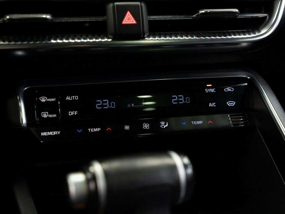 Купить Kia K5 с пробегом. Фото: #12