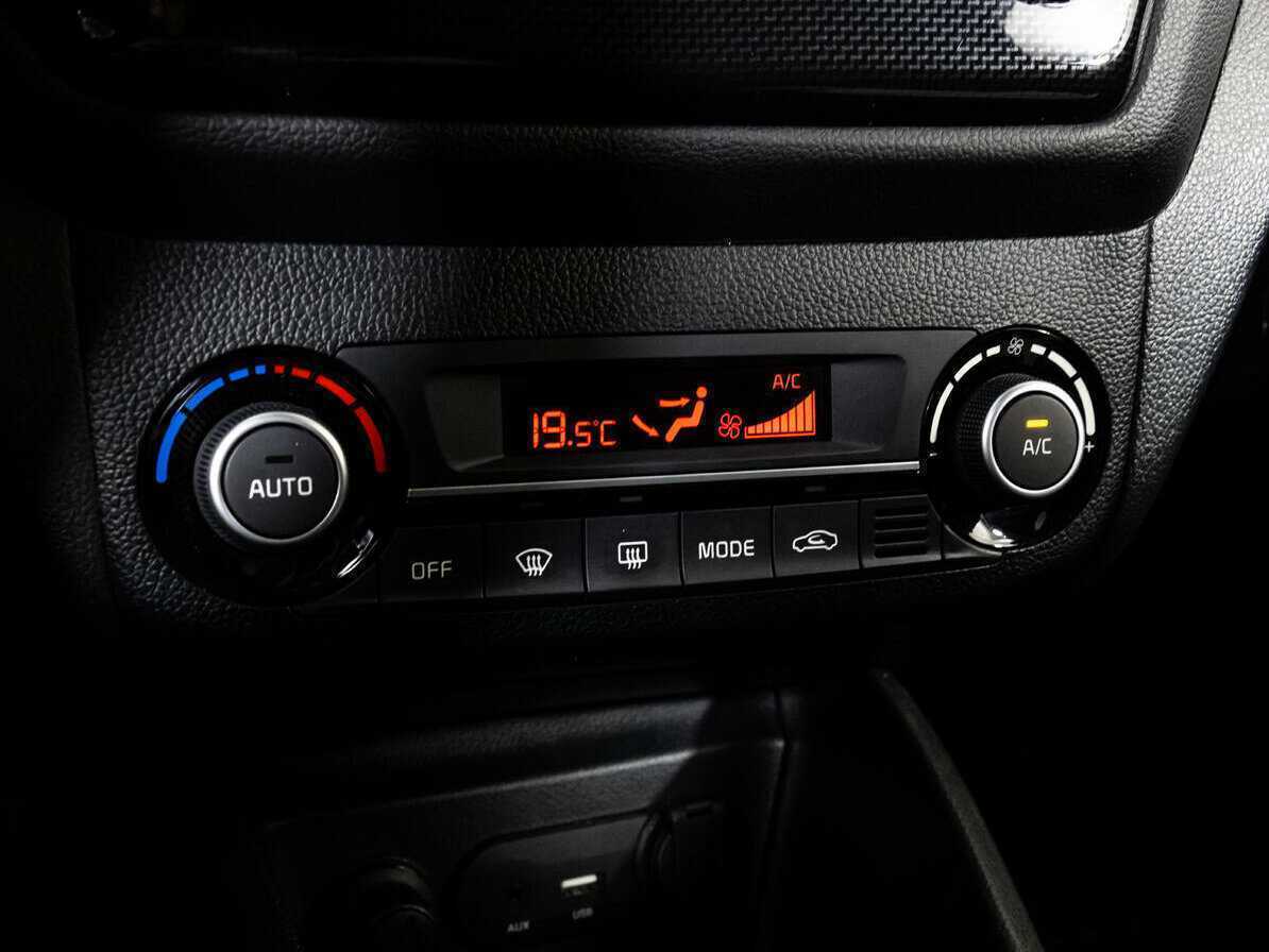 Купить Kia Rio с пробегом. Фото: #10