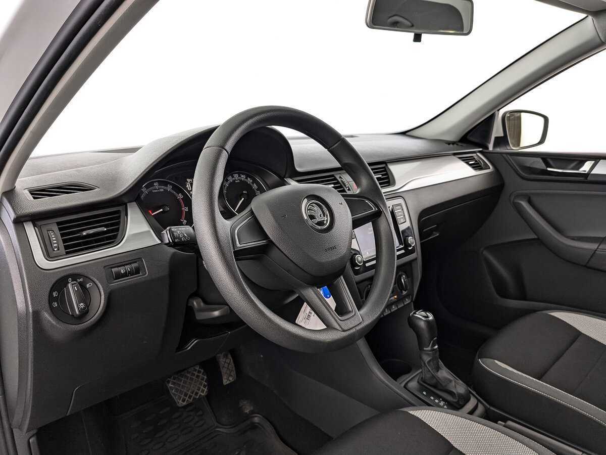 Купить Skoda Rapid с пробегом. Фото: #10