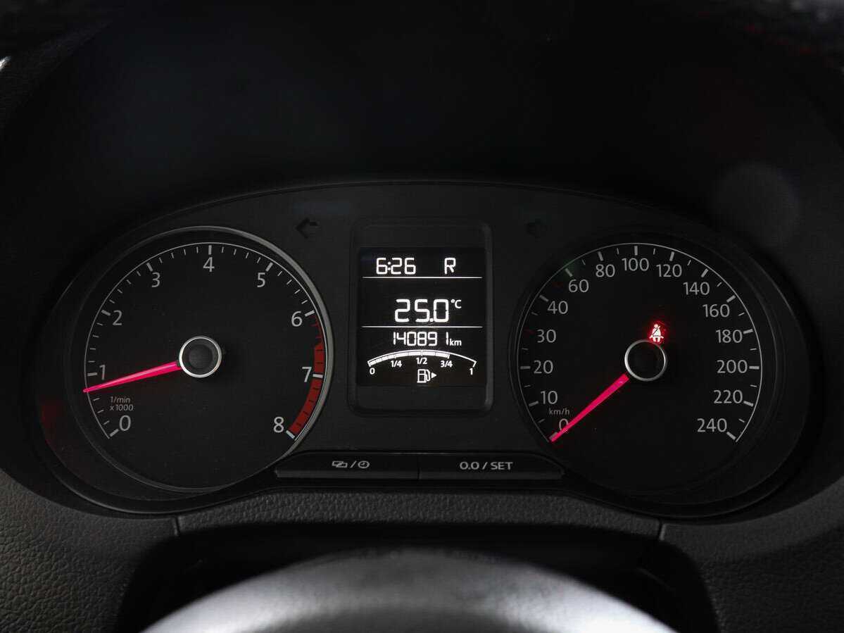 Купить Volkswagen Polo с пробегом. Фото: #10