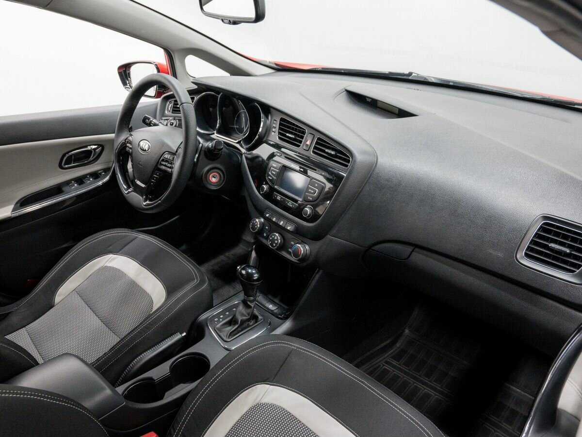 Купить Kia Ceed с пробегом. Фото: #7