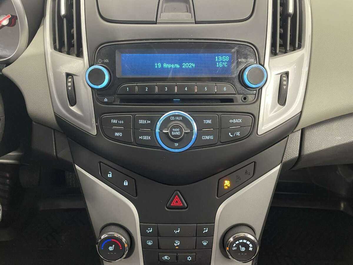 Купить Chevrolet Cruze с пробегом. Фото: #11