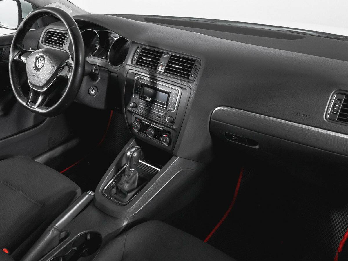 Купить Volkswagen Jetta с пробегом. Фото: #8