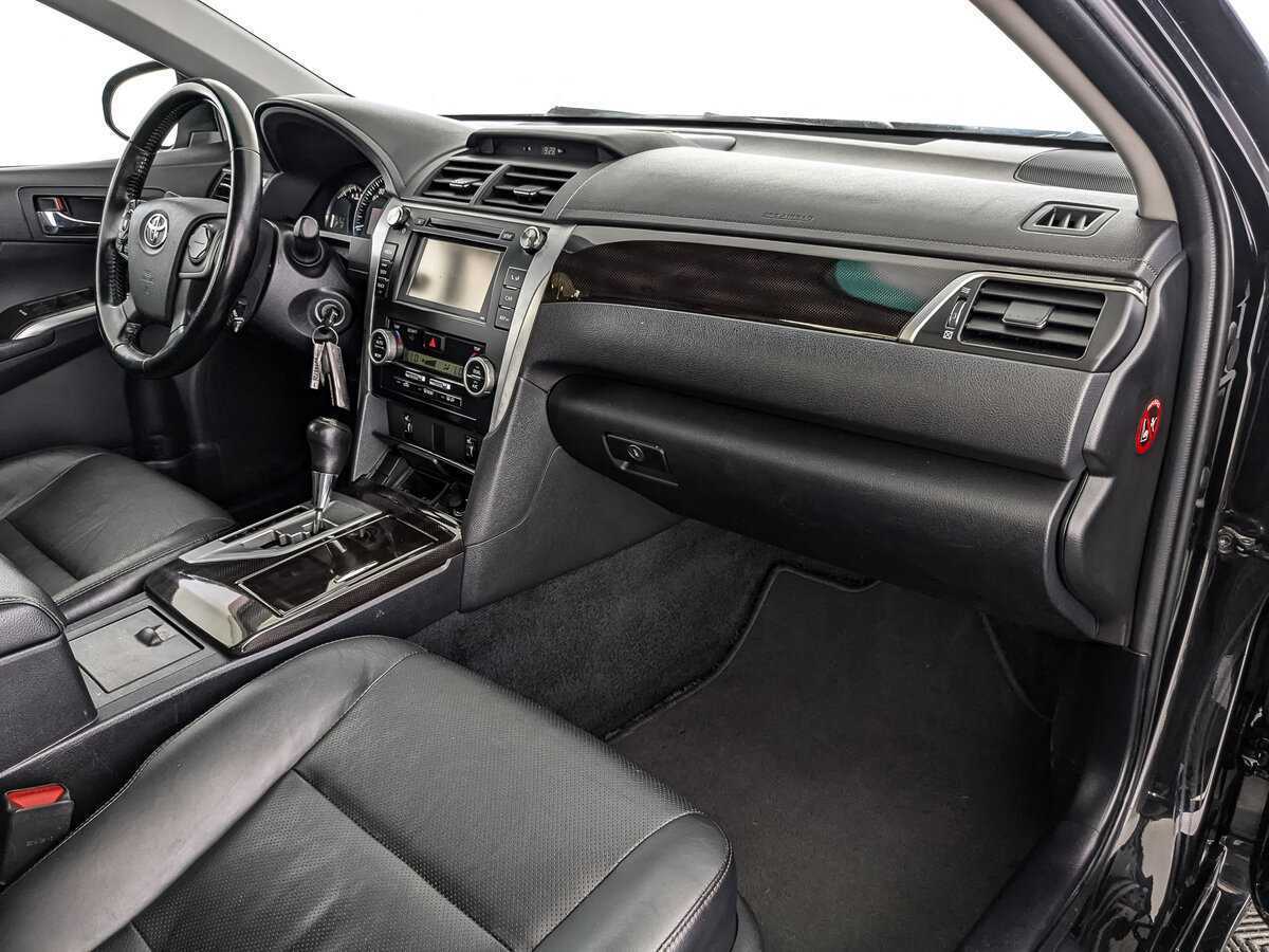 Купить Toyota Camry с пробегом. Фото: #8