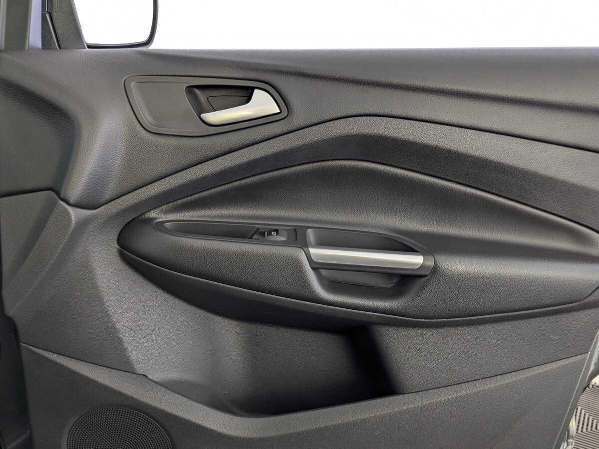 Купить Ford Kuga с пробегом. Фото: #24