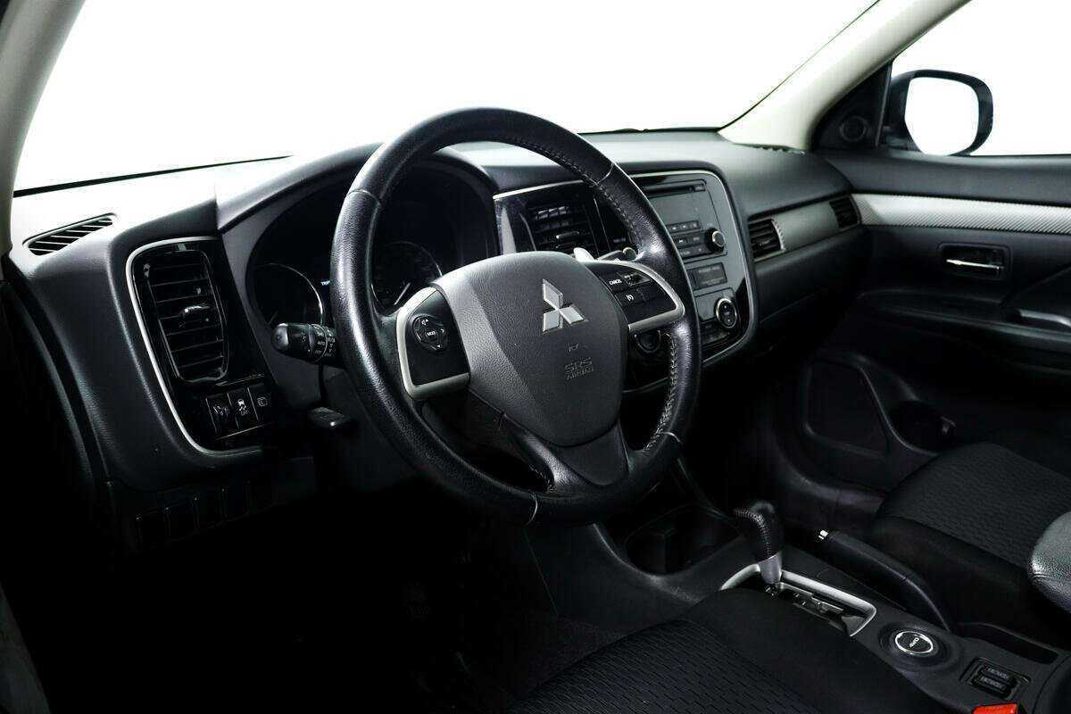 Купить Mitsubishi Outlander с пробегом. Фото: #12
