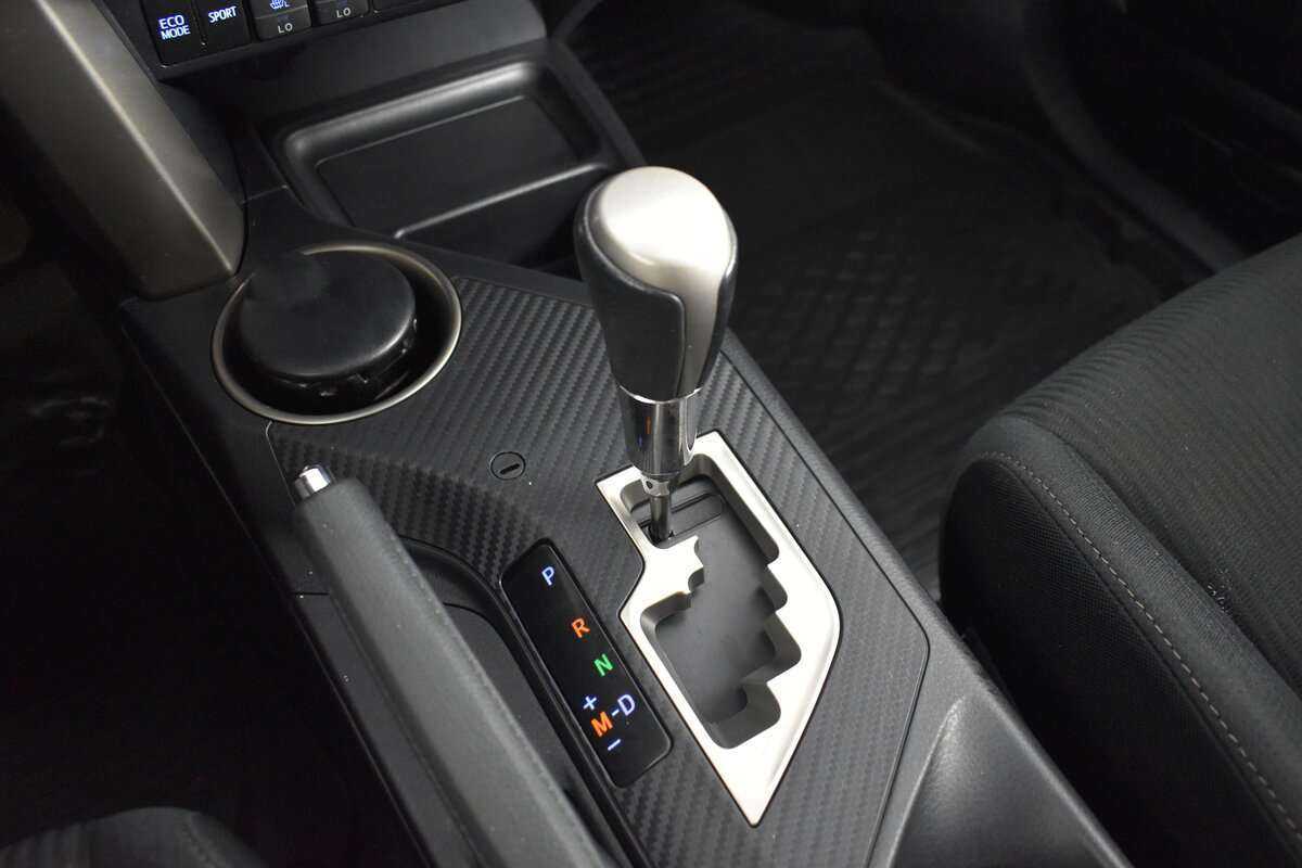 Купить Toyota RAV4 с пробегом. Фото: #13