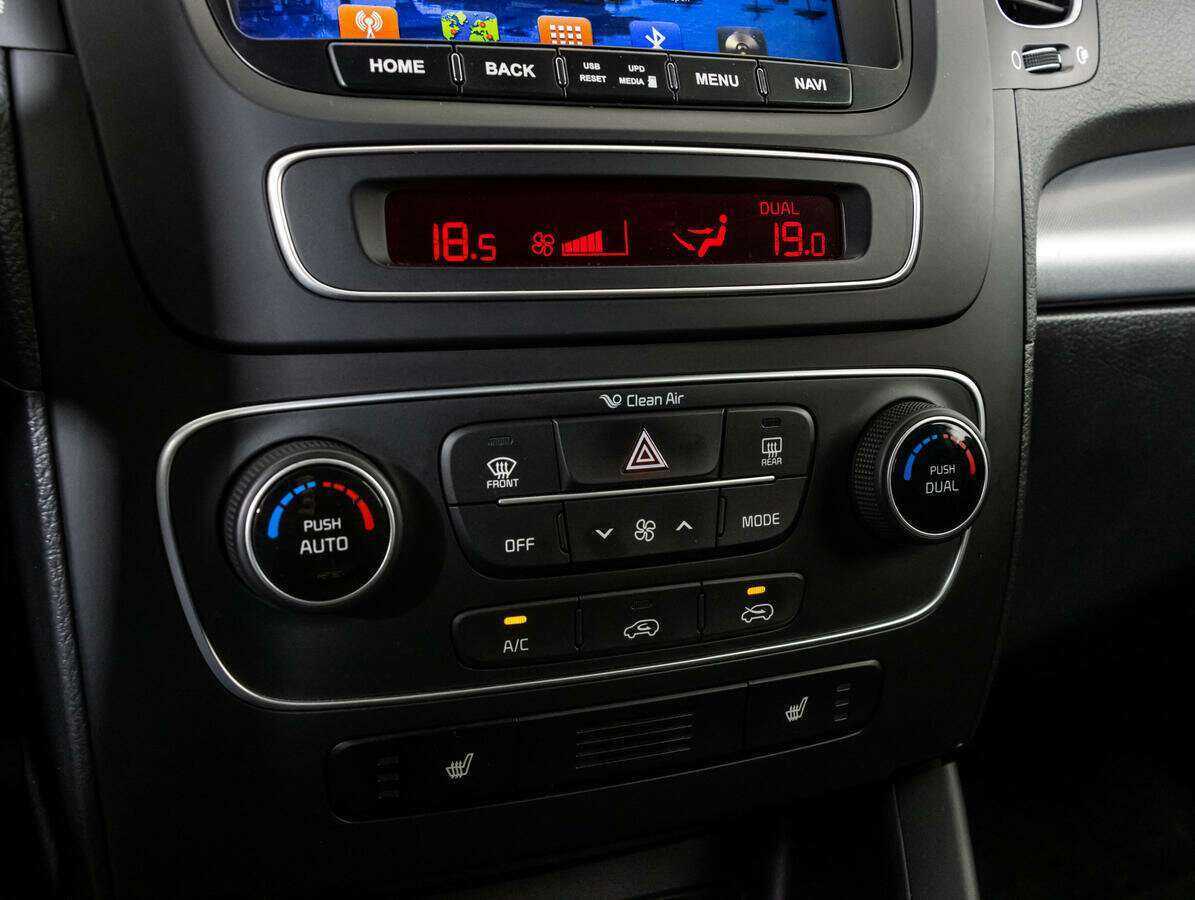 Купить Kia Sorento с пробегом. Фото: #14