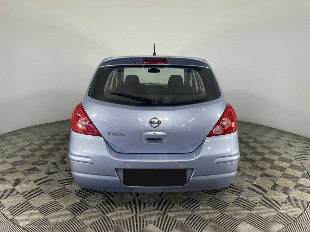 Купить Nissan Tiida с пробегом. Фото: #2