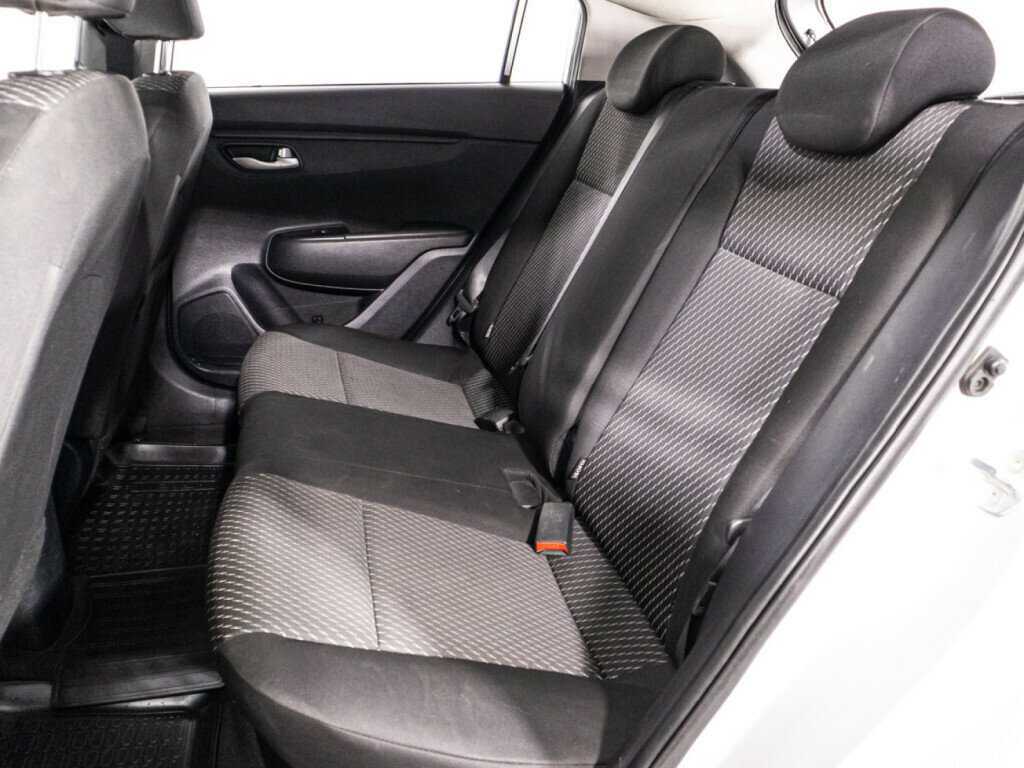 Купить Kia Rio с пробегом. Фото: #9