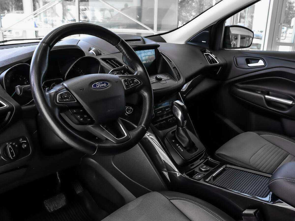 Купить Ford Kuga с пробегом. Фото: #8