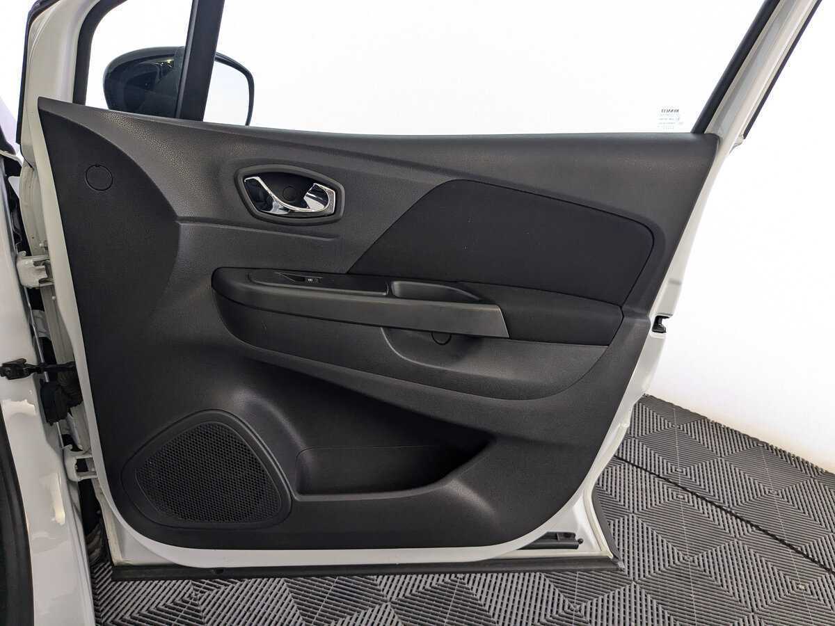 Купить Renault Kaptur с пробегом. Фото: #19