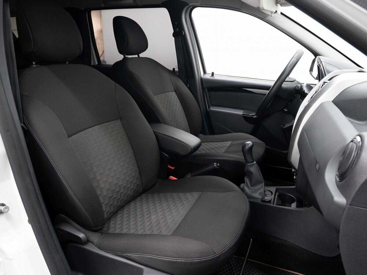 Купить Lada (ВАЗ) Largus с пробегом. Фото: #11