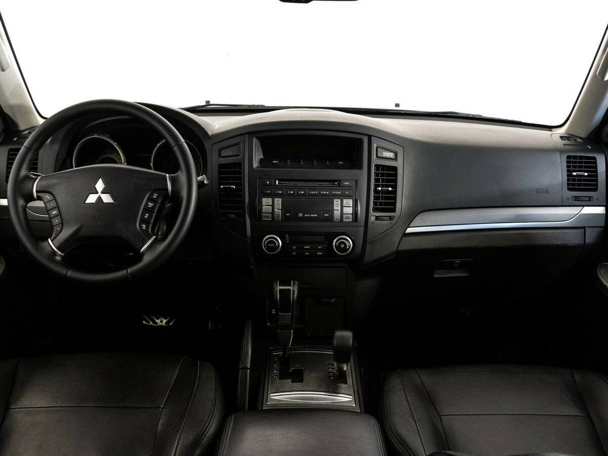 Купить Mitsubishi Pajero с пробегом. Фото: #6
