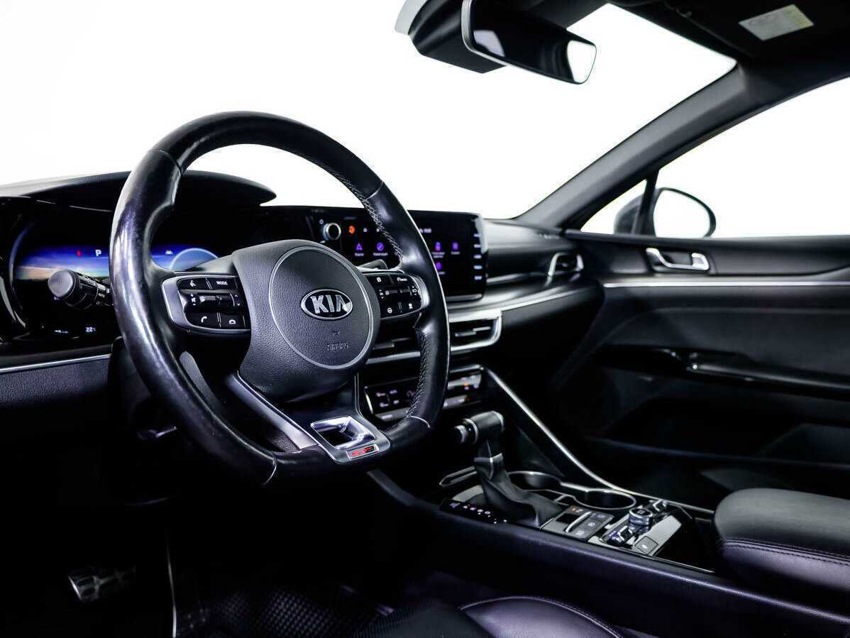 Купить Kia K5 с пробегом. Фото: #9