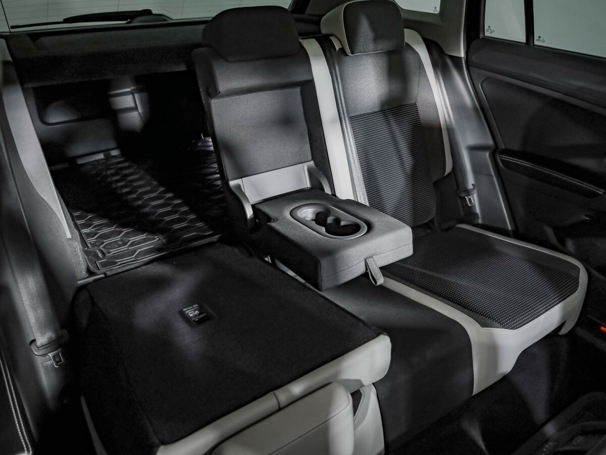 Купить Volkswagen Tiguan с пробегом. Фото: #26