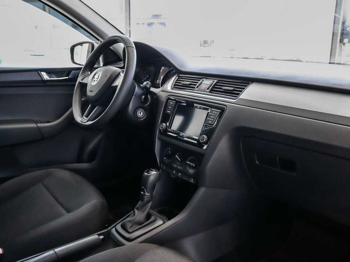 Купить Skoda Rapid с пробегом. Фото: #10
