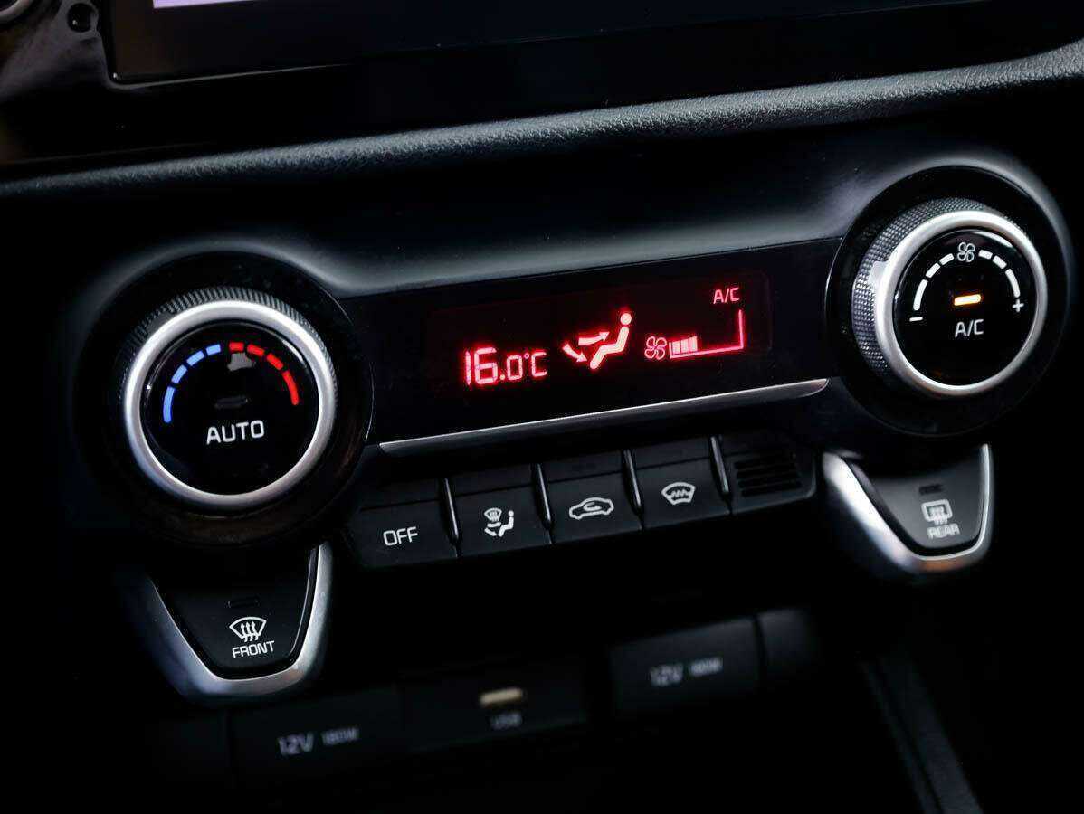 Купить Kia Rio с пробегом. Фото: #17