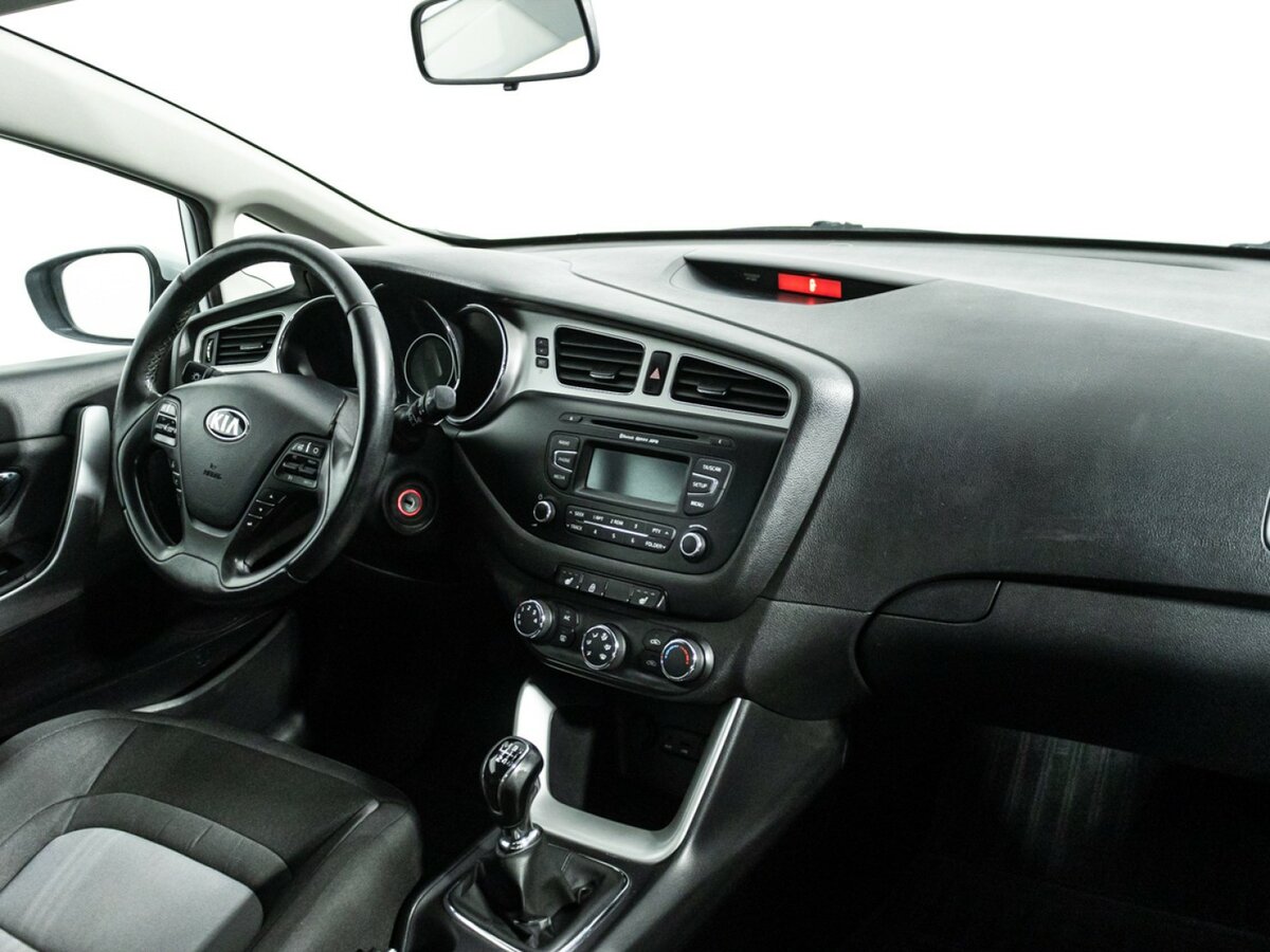 Купить Kia Ceed с пробегом. Фото: #8