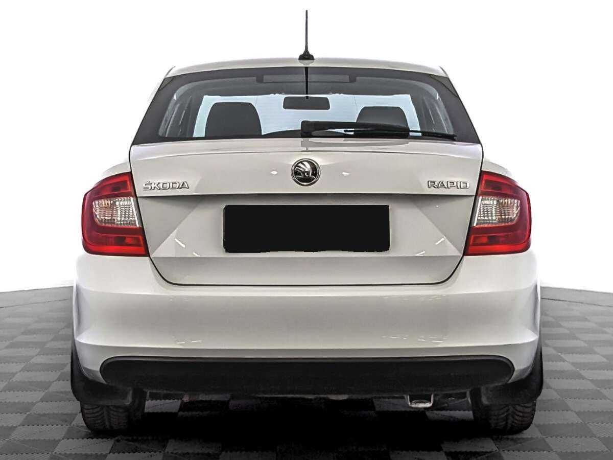 Купить Skoda Rapid с пробегом. Фото: #4