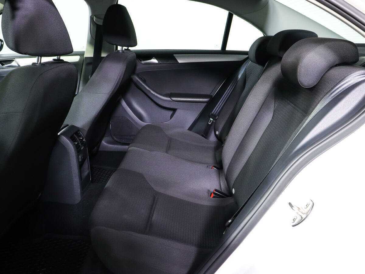 Купить Volkswagen Jetta с пробегом. Фото: #7
