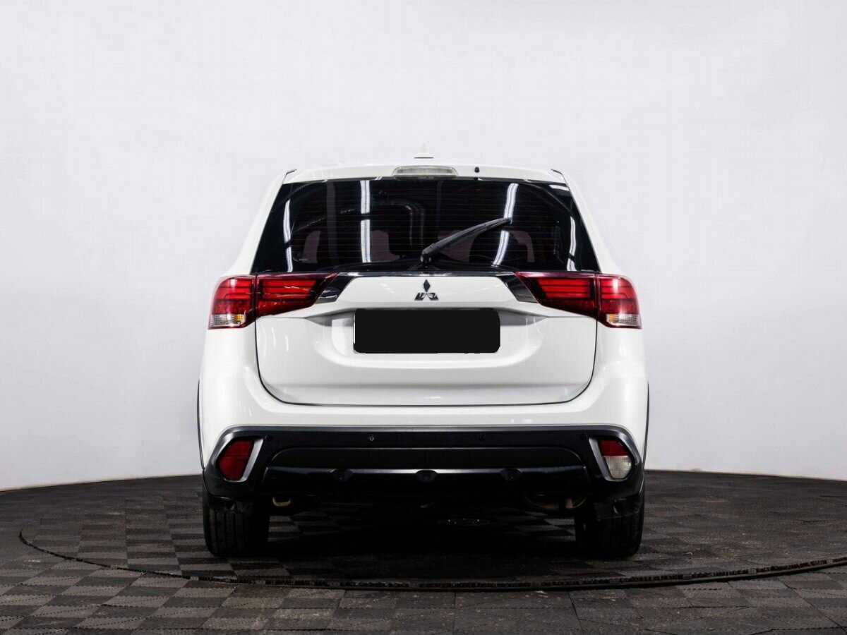 Купить Mitsubishi Outlander с пробегом. Фото: #4