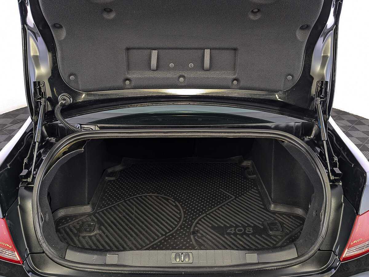 Купить Peugeot 408 с пробегом. Фото: #9