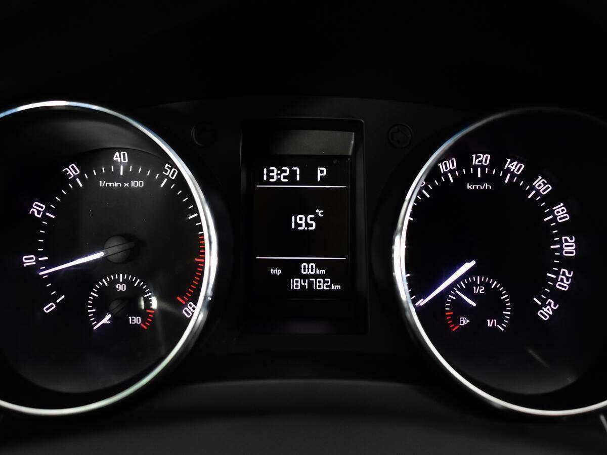 Купить Skoda Yeti с пробегом. Фото: #10