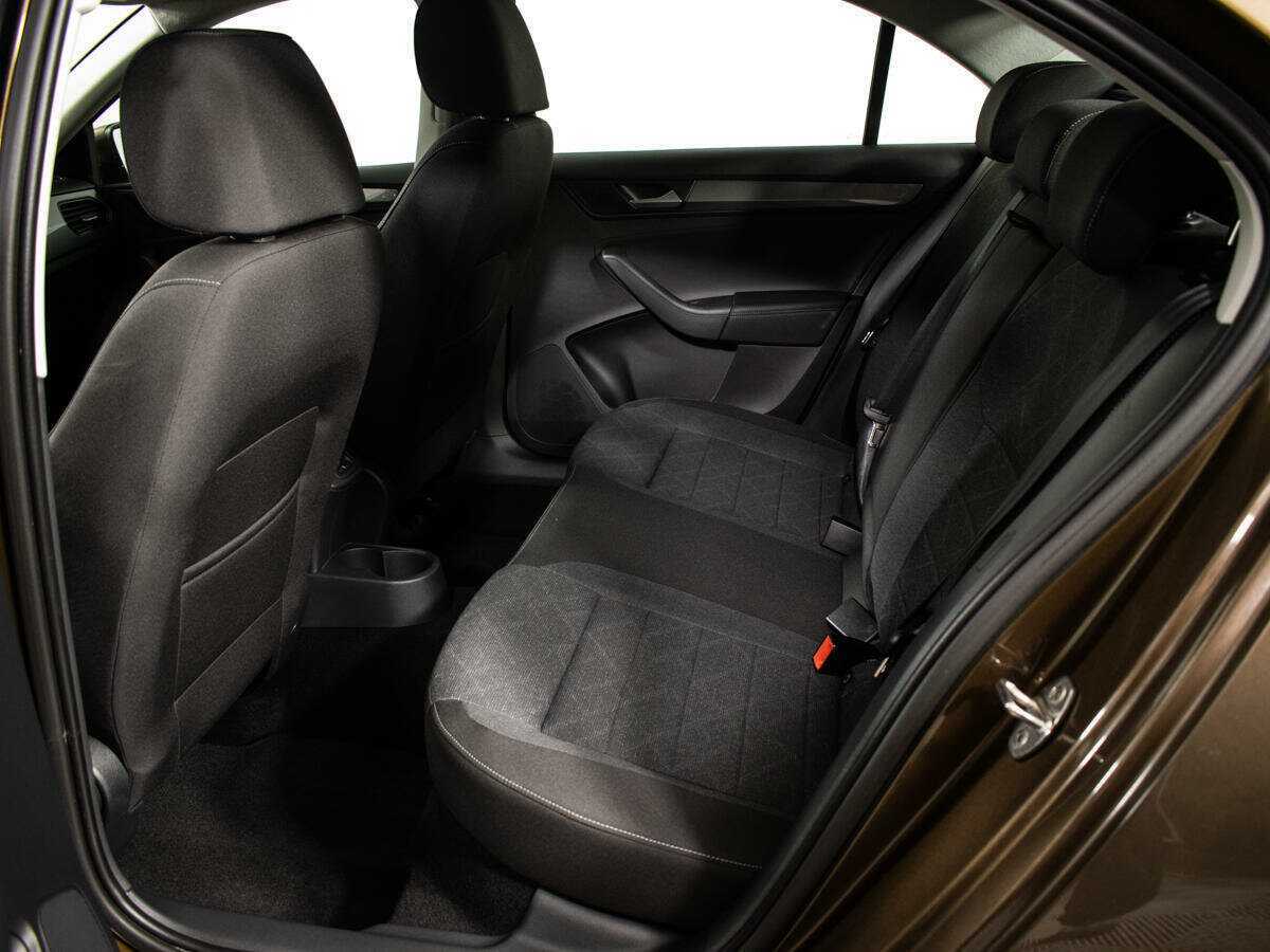 Купить Volkswagen Polo с пробегом. Фото: #9