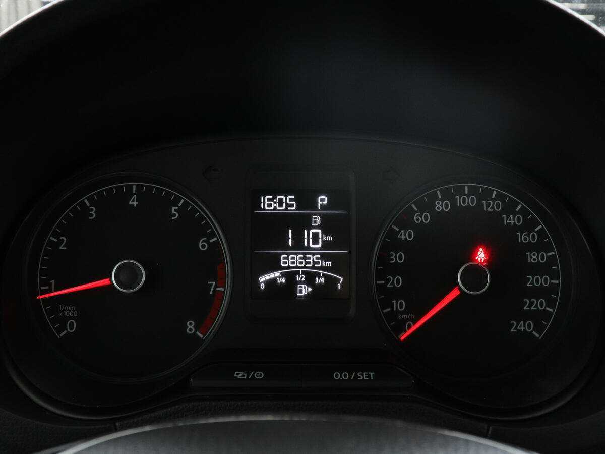 Купить Volkswagen Polo с пробегом. Фото: #10