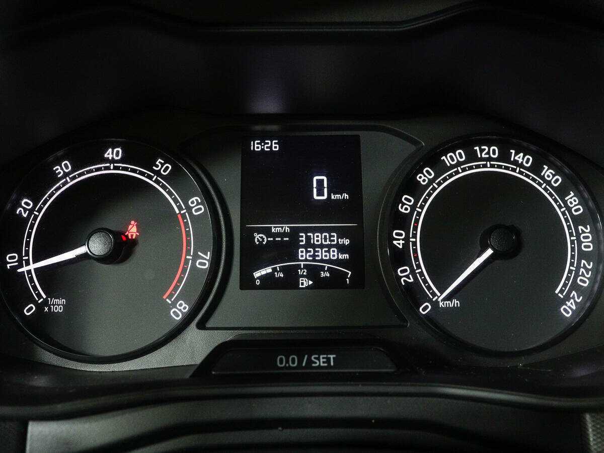 Купить Skoda Rapid с пробегом. Фото: #10