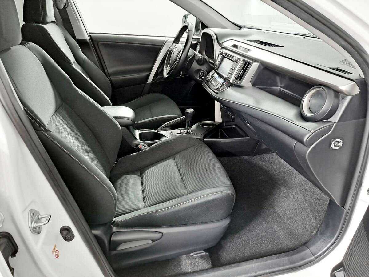 Купить Toyota RAV4 с пробегом. Фото: #6