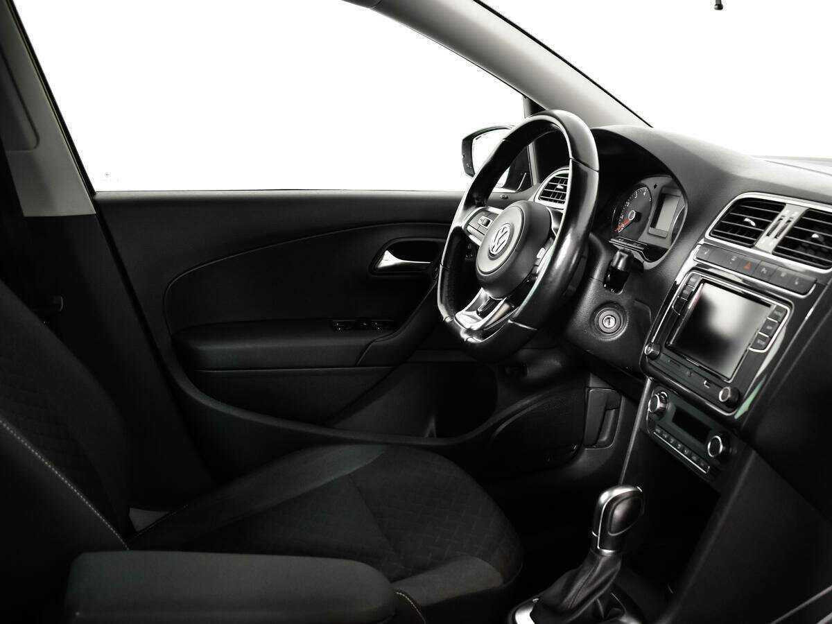 Купить Volkswagen Polo с пробегом. Фото: #8