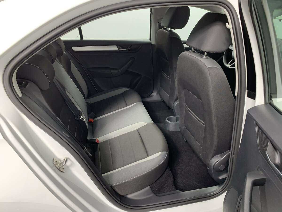 Купить Skoda Rapid с пробегом. Фото: #14
