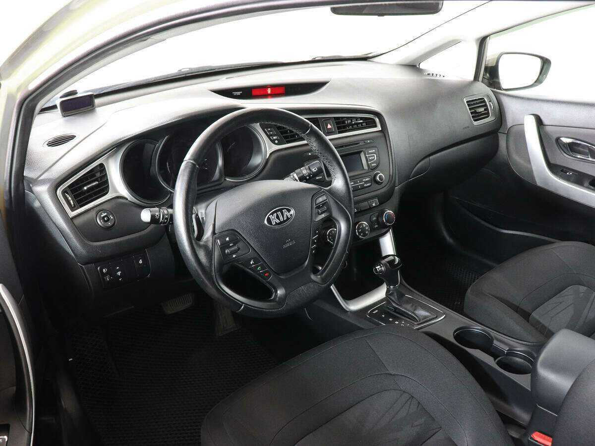 Купить Kia Ceed с пробегом. Фото: #8