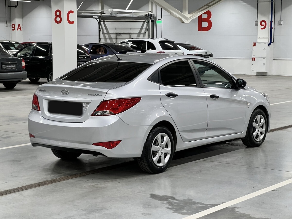 Купить Hyundai Solaris с пробегом. Фото: #4