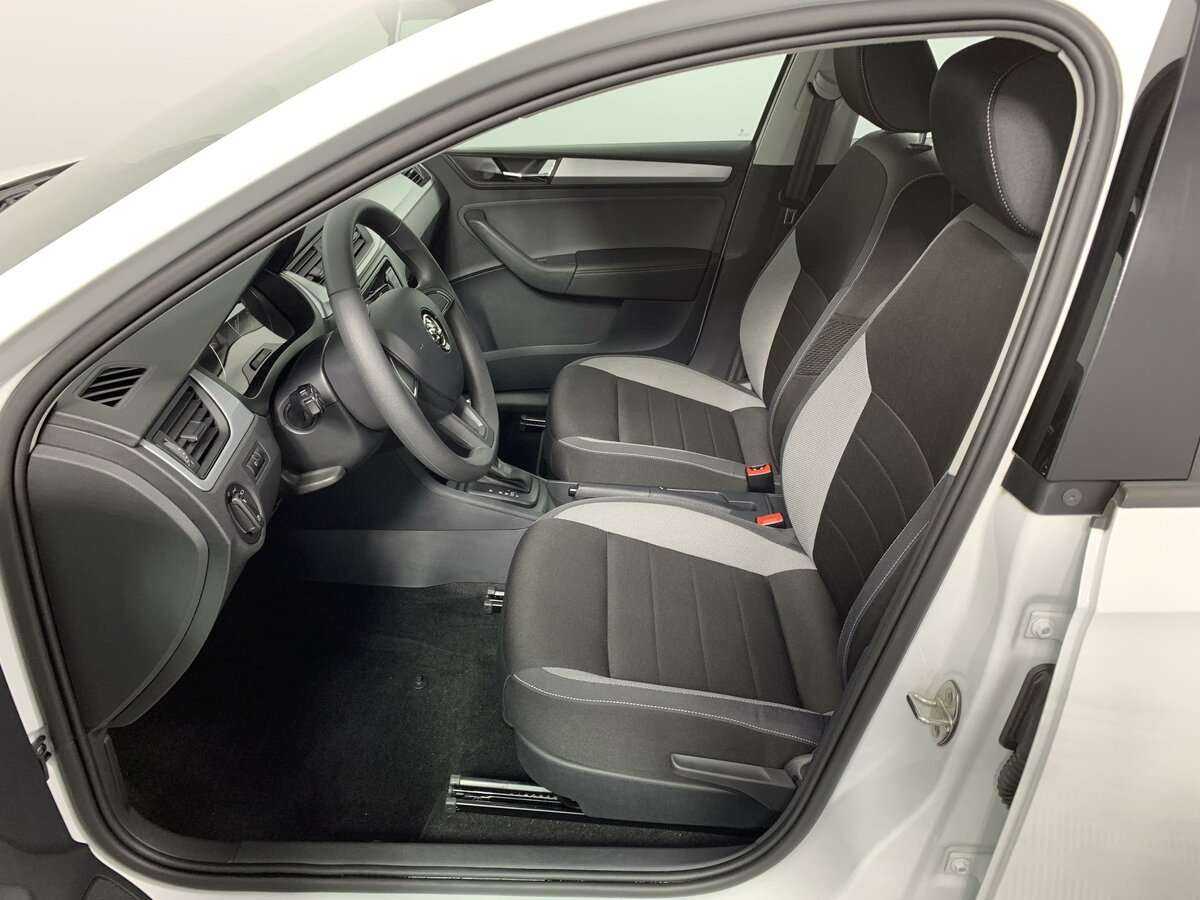Купить Skoda Rapid с пробегом. Фото: #13