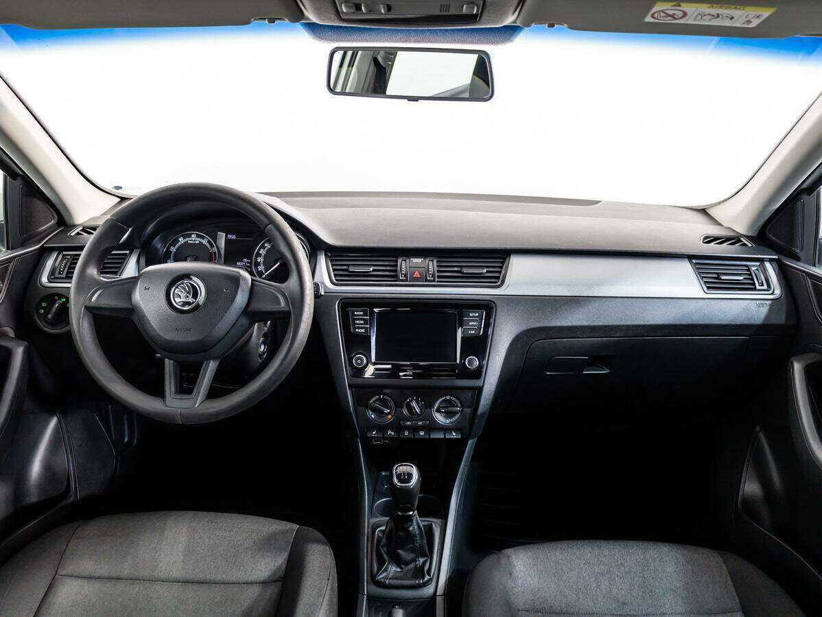 Купить Skoda Rapid с пробегом. Фото: #8