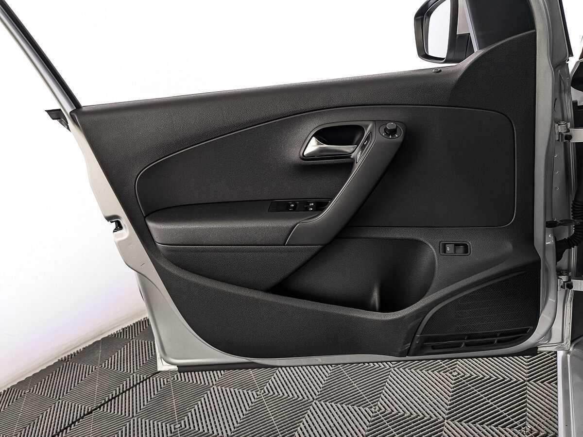 Купить Volkswagen Polo с пробегом. Фото: #18