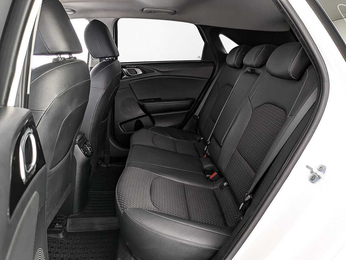 Купить Kia Ceed с пробегом. Фото: #17